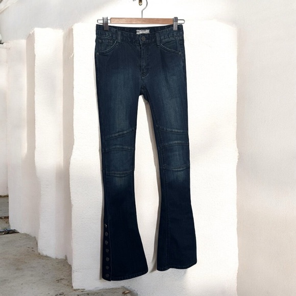 Free people Dark Wash Flare bell bottom button Jeans 24 - Picture 1 of 6